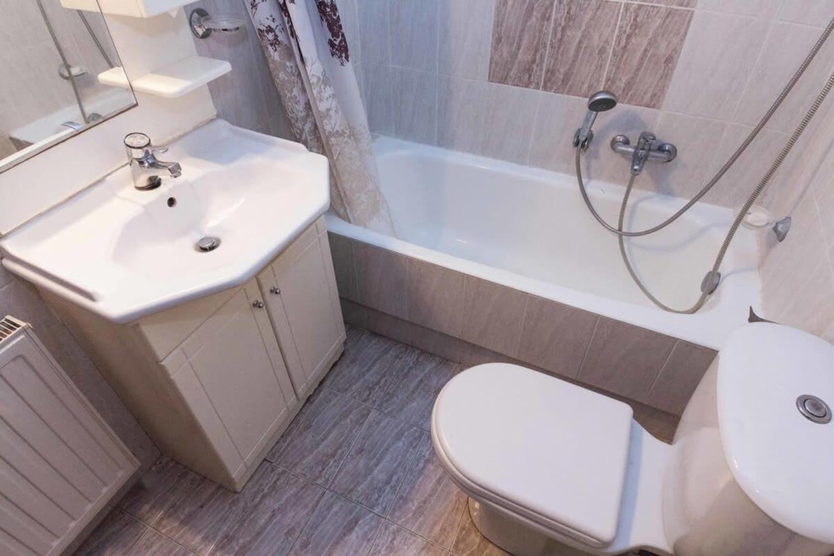 Vironas Delight 1Bd Apt With Lovely Balcony Athena Bagian luar foto